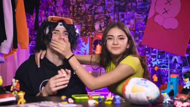 ЛИЗА НАЙС И ЛЕОН РАСПАКОВКА КИНДЕРОВ: КАК ТАКОЕ МОГЛО ВЫПАСТЬ!? смотреть онлайн