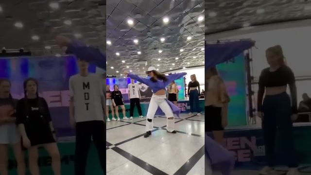 Обожаю мастер классы в ТЦ, есть в них особенная атмосфера #dancehall #workshop #Гринвич #танцывекб смотреть онлайн