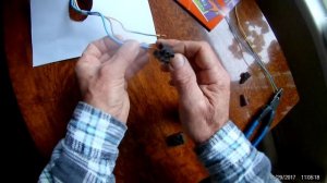 Как подсоединить люстру , патрон с лампочкой