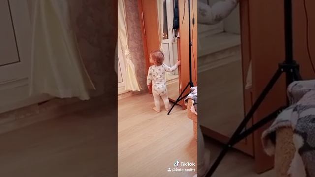 Танцы маленьких утят ? | Как научить ребенка танцевать? | Ребенок дарящий позитив ? смотреть онлайн