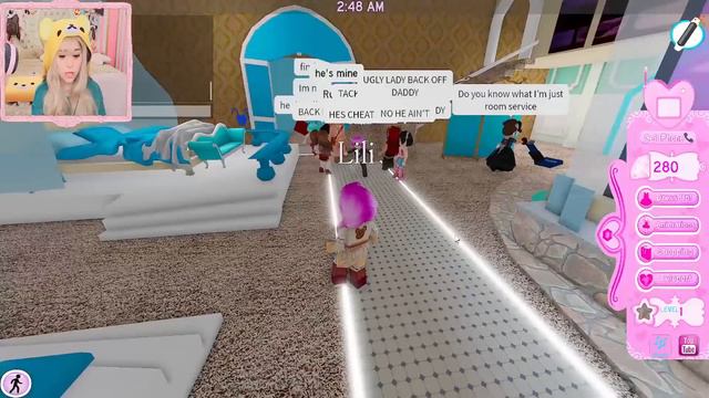 Pretending To Be A POPULAR BOY in Royale High... смотреть онлайн