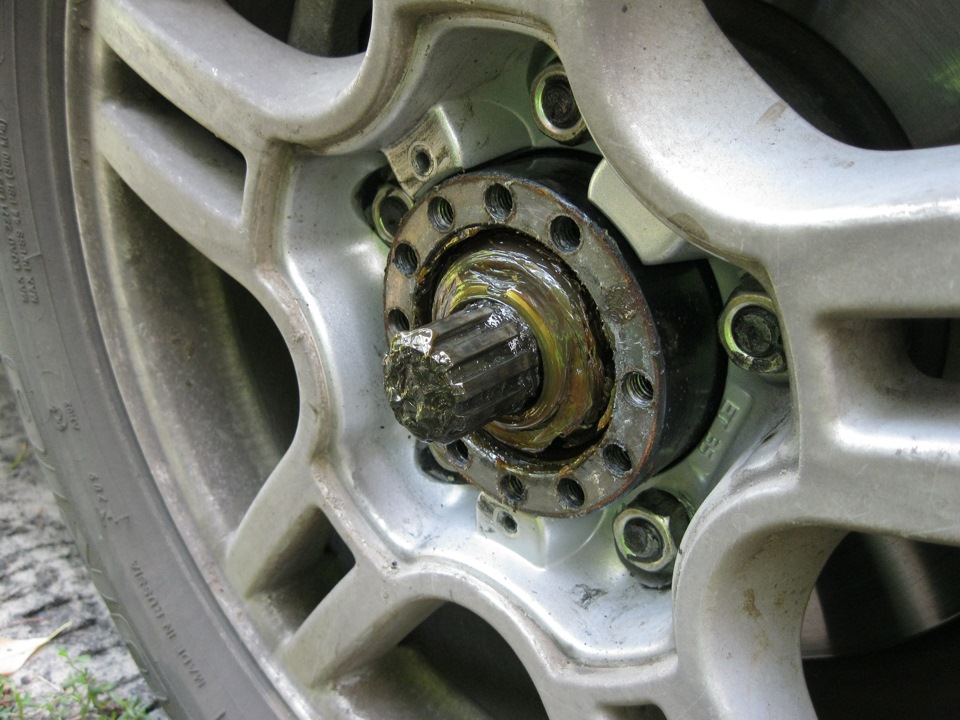 Убираем Хабы колес, меняем лампочки одноразовые крышки фар УАЗ Патриот смотреть онлайн