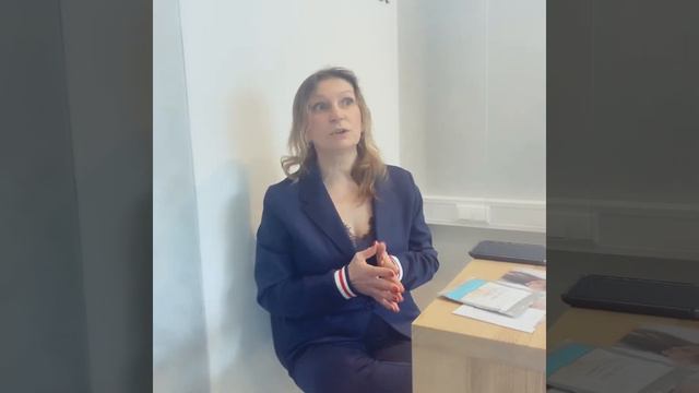 Что такое крио-сауна и что пьёт владелица студии. Визит в сауне-холодильнике, Гамбург смотреть онлайн