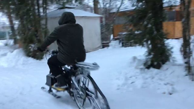 Лыжи с моторчиком или мопед Рига11 смотреть онлайн