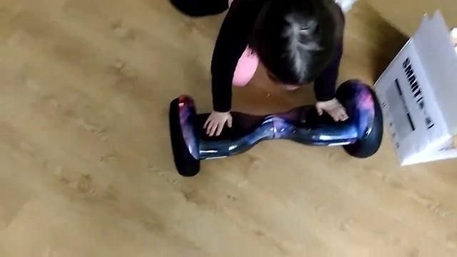 Обзор распаковка гироскутера Smart Balance New Premium Wheel 10.5 с APP самобаланс Космосс смотреть онлайн