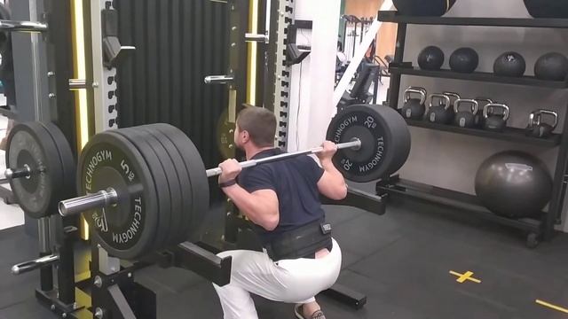 У меня рабочий вес на примере со штангой уже 130 смотреть онлайн