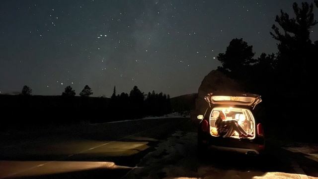 Горы ночью! Ночные дороги в горах и звездное небо! Рекомендую поехать в горы посмотреть на звезды! смотреть онлайн