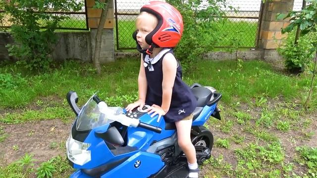 София переселилась в Новый Дом. Забрала комнату у брата. Софунья Шалунья смотреть онлайн
