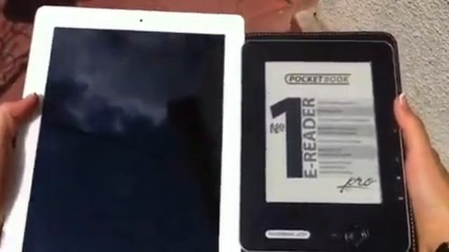 E-ink Pocketbook vs iPad at the sun смотреть онлайн