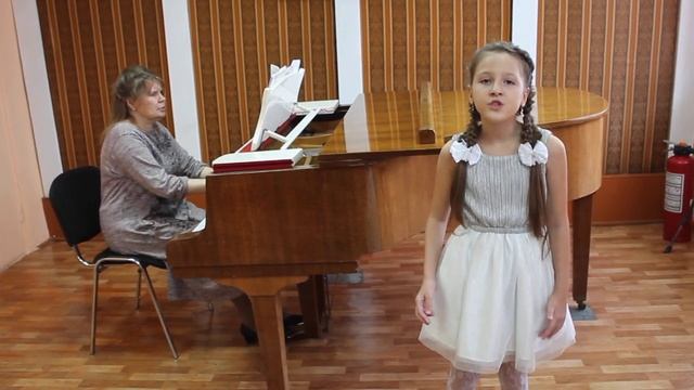 Новичкова Софья. 9-11 лет. муз. М. Раухвергер, сл. Н. Саконская "Зимний праздник" смотреть онлайн
