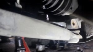 Замена передних рычагов Митсубиси Лансер Х (9,10)