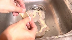 Как очистить тонкую Говяжую Кишку?Приготовим колбаски. How to clean Beef intestines?