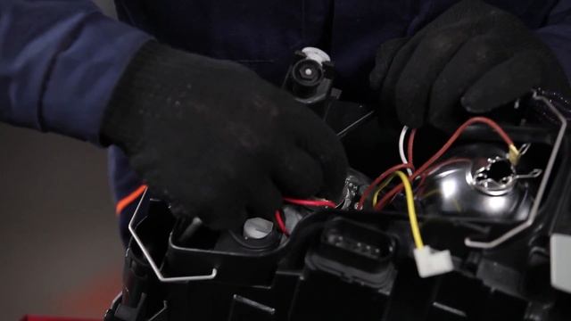 Wie AUDI A6 C5 Avant Scheinwerfer wechseln [AUTODOC TUTORIAL] смотреть онлайн