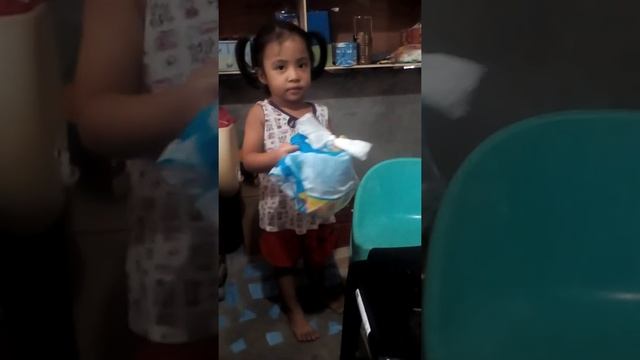 Finding Diaper смотреть онлайн