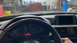 BMW 3er F30 Дворники в сервисный режим выставляем.