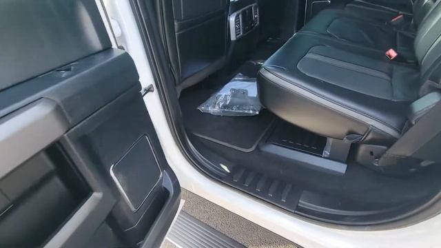 G85550 - 2019 Ford F-450 Platinum dually - White смотреть онлайн