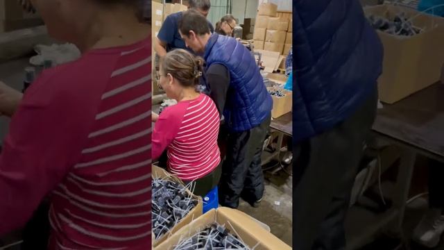 Работа вахтой, объект косметика, рабочий процесс.￼ смотреть онлайн