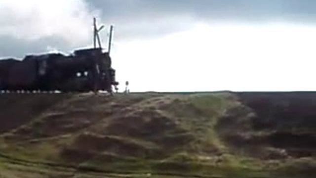 Старинный паровоз едет в Пено смотреть онлайн