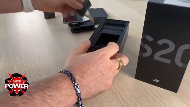 Quali sono gli accessori giusti per il Samsung Galaxy s20. Unboxing Ita by MaxyShopPower смотреть онлайн