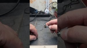 Приспособление для установки сухариков на клапана моторов J30, J35, J37