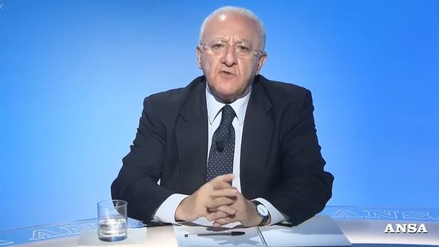 Emergenza immigrazione. Caso Sea Watch. L'opinione di Vincenzo De Luca. смотреть онлайн