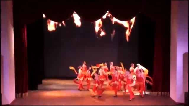 Образцовый ансамбль эстрадного танца "Ритмикс" - "Танец огня" смотреть онлайн