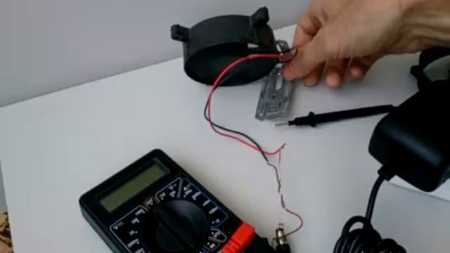 Чем запитать вентилятор 12 вольт от компьютера. смотреть онлайн