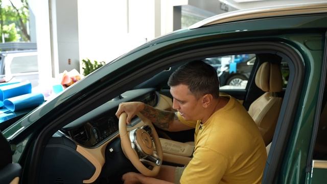 Получили в Китае 2 новый Voyah Free 2024 смотреть онлайн