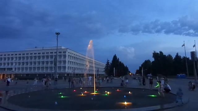 Фонтан музыкальный в Ульяновске смотреть онлайн