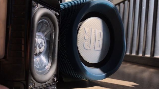 JBL XTREME 2 & FLIP 5 [LFM] BASS TEST смотреть онлайн