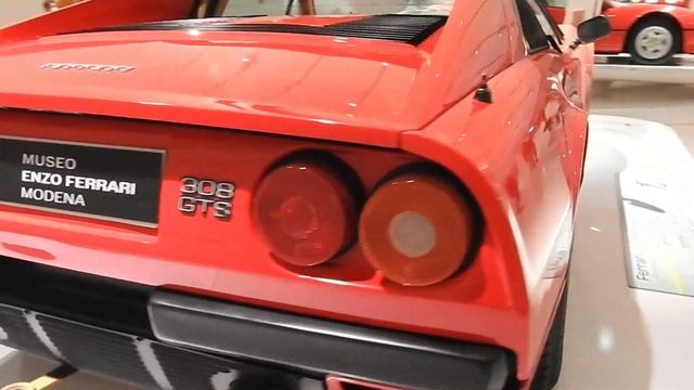 MUSEO ENZO FERRARI DI MODENA смотреть онлайн