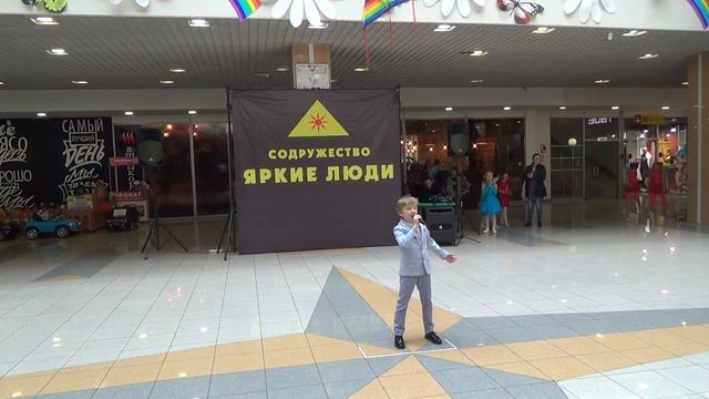 Янин Иван - ПОЮЩИЙ НОВОКУЗНЕЦК 2019 смотреть онлайн