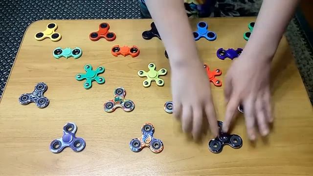 Спиннеры! Много Спиннеров! Крутим спиннеры! смотреть онлайн