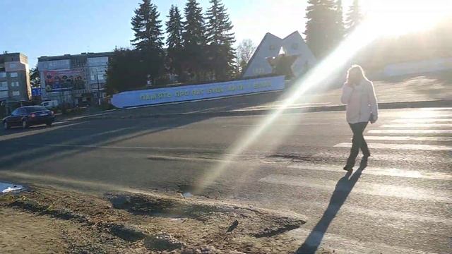 Світлофор біля Атб - необхідний? Чого не вистачає біля нового маркету у Сарнах благоустрій Рівне смотреть онлайн