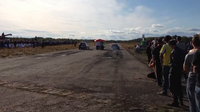 GTR32 vs Caldina смотреть онлайн