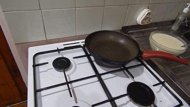 Как я готовлю блины на молоке. Кухня холостяка. смотреть онлайн