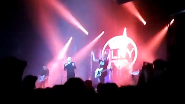VLNY - Sweet Dreams (Eurythmics cover, cut) [BLIZHETOUR, SPb, 28.11.2017, Aurora Concert Hall] смотреть онлайн