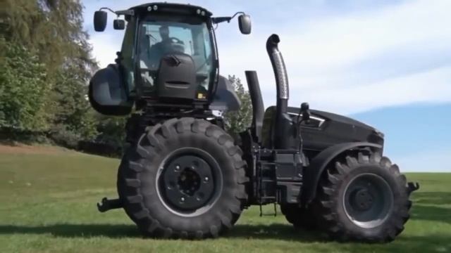 Трактор с поворотной кабиной Deutz-Fahr 9340 смотреть онлайн