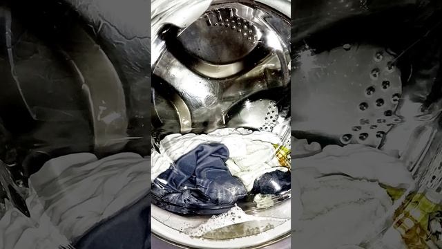 Стирка черных вещей Быстрая стирка 30' 30° 800 смотреть онлайн