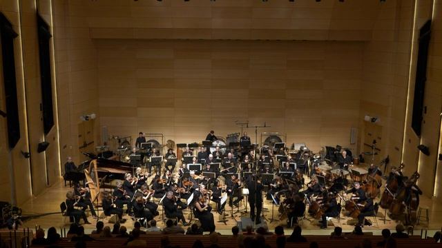 Oswald Huỳnh — Gia Đình (2022) for orchestra смотреть онлайн