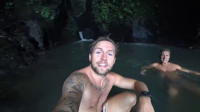 Рита и Мия спасаются от пожара / Влад прыгнул с водопада / Рита ходит на «пикантные» курсы смотреть онлайн