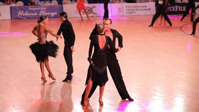Evgeniy Kuzin - Uliyana Maximkina, 1/2, Rumba смотреть онлайн