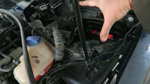 Volkswagen Passat B5. Немецкий корабль дал течь. Откуда вода в салоне