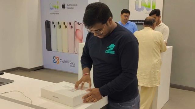 I Finally Bought A Macbook Air M2 For My Studio ??