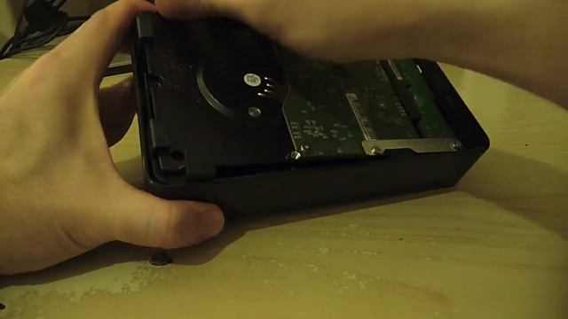 Disassembling the WD Elements 1.5TB External Hard Drive смотреть онлайн