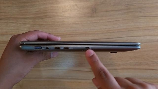 Laptop Ghia Libero Elite Series Core i3 10110U - Unboxing смотреть онлайн