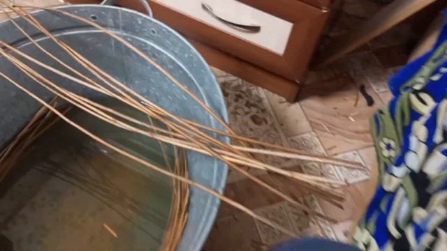 Продолжаю заготовку материала для плетения, спиральный китайский узелок смотреть онлайн
