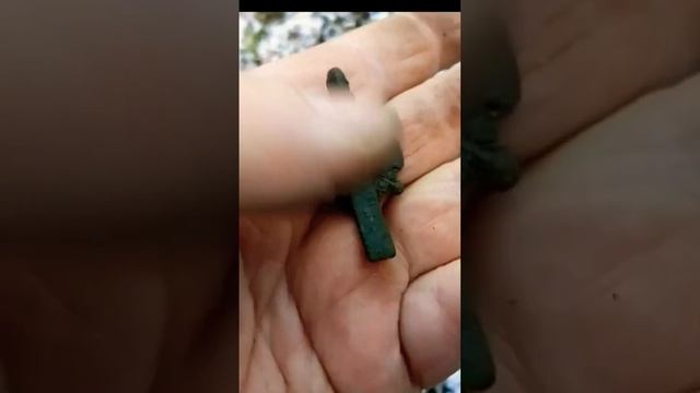 Металлоискателем нашёл старинный нательный крестик ШТУРВАЛ #коп2023 #металлоискатель #поиск смотреть онлайн