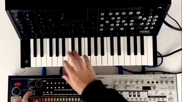 #004: Korg MS-20 Mini, Roland Boutique TR-08 & TB-03 смотреть онлайн
