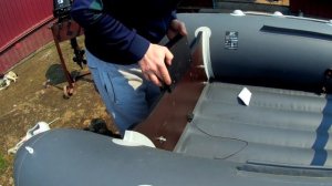 Поднимаю транец на Аква 3200 НДНД